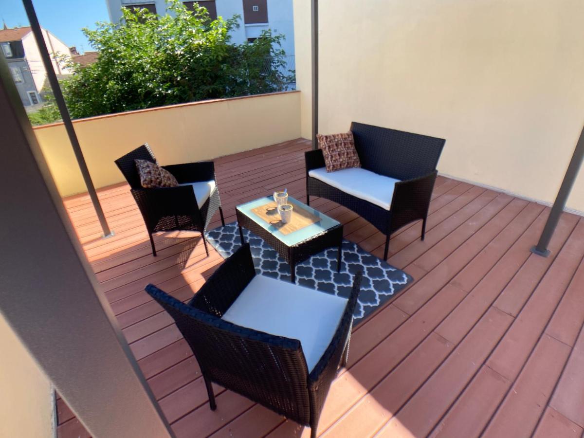 Studio Climatise Et Grande Terrasse Tarbes Centre Exterior photo