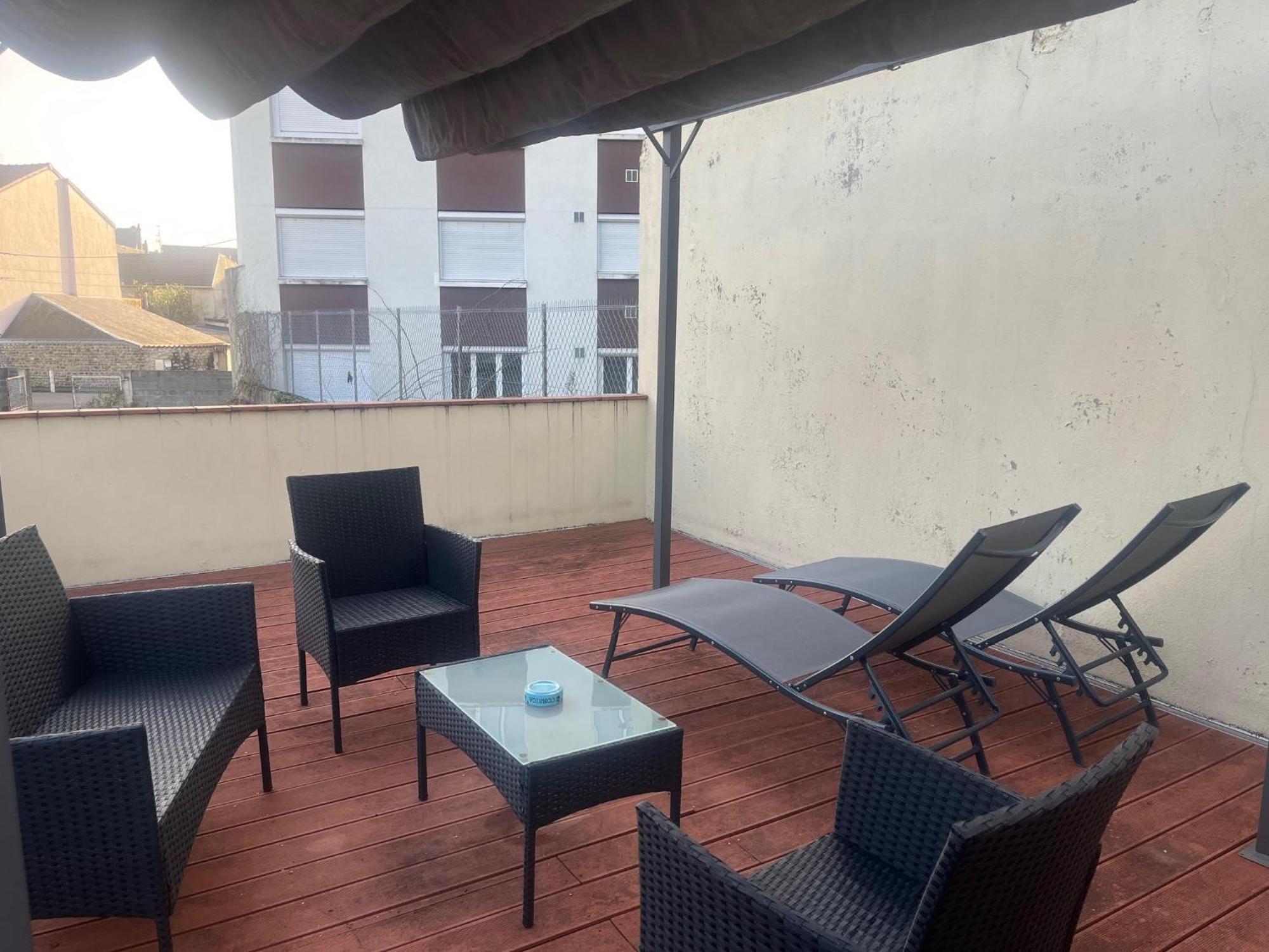 Studio Climatise Et Grande Terrasse Tarbes Centre Exterior photo