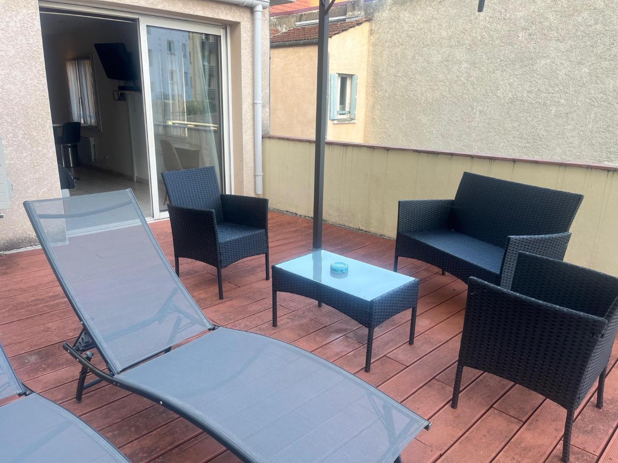 Studio Climatise Et Grande Terrasse Tarbes Centre Exterior photo